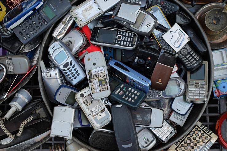 Lixo eletrônico: um sinal de constante inovação e consumo excessivo
